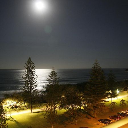 Wyuna Beachfront Holiday Apartments Gold Coast Exterior foto
