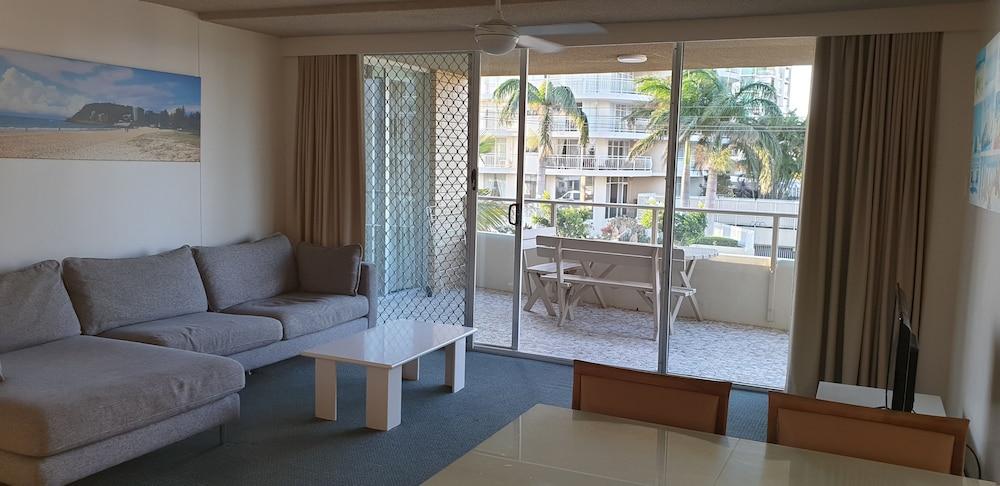 Wyuna Beachfront Holiday Apartments Gold Coast Exterior foto