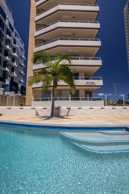 Wyuna Beachfront Holiday Apartments Gold Coast Exterior foto